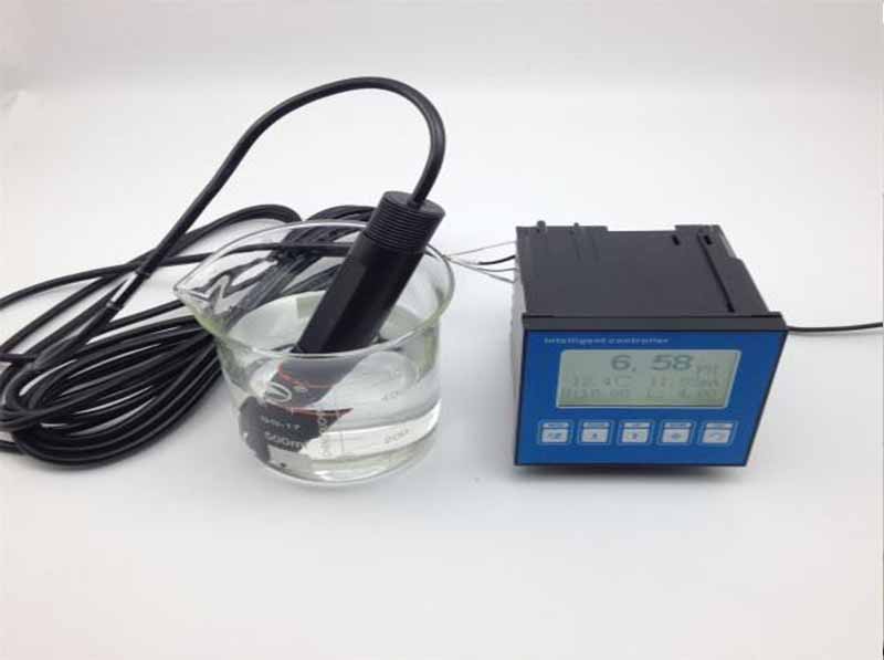 ph值測試儀調試中